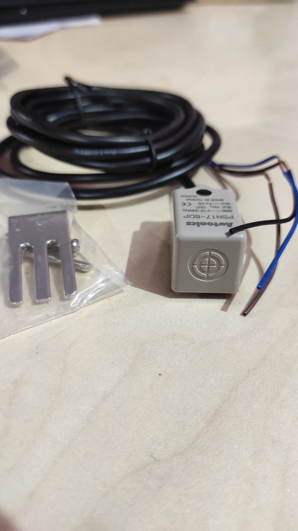 PS Series: Rectangular Inductive Proximity Sensors